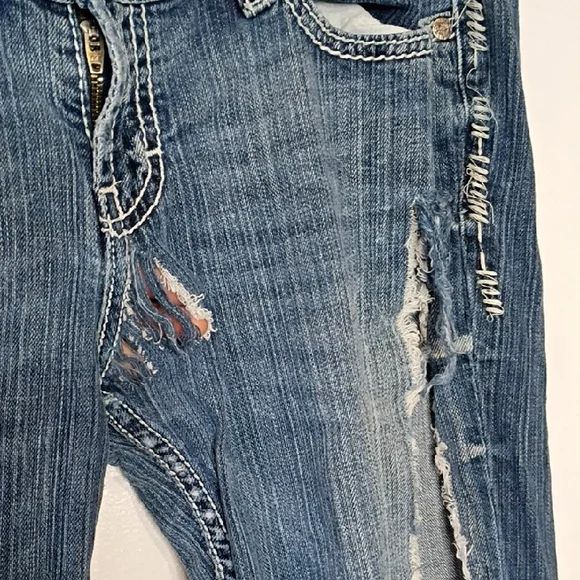 BKE Sabrina Distressed Bootcut Jeans 30x31.5 • Stretchy Holes + White Hem! - Picture 6 of 15